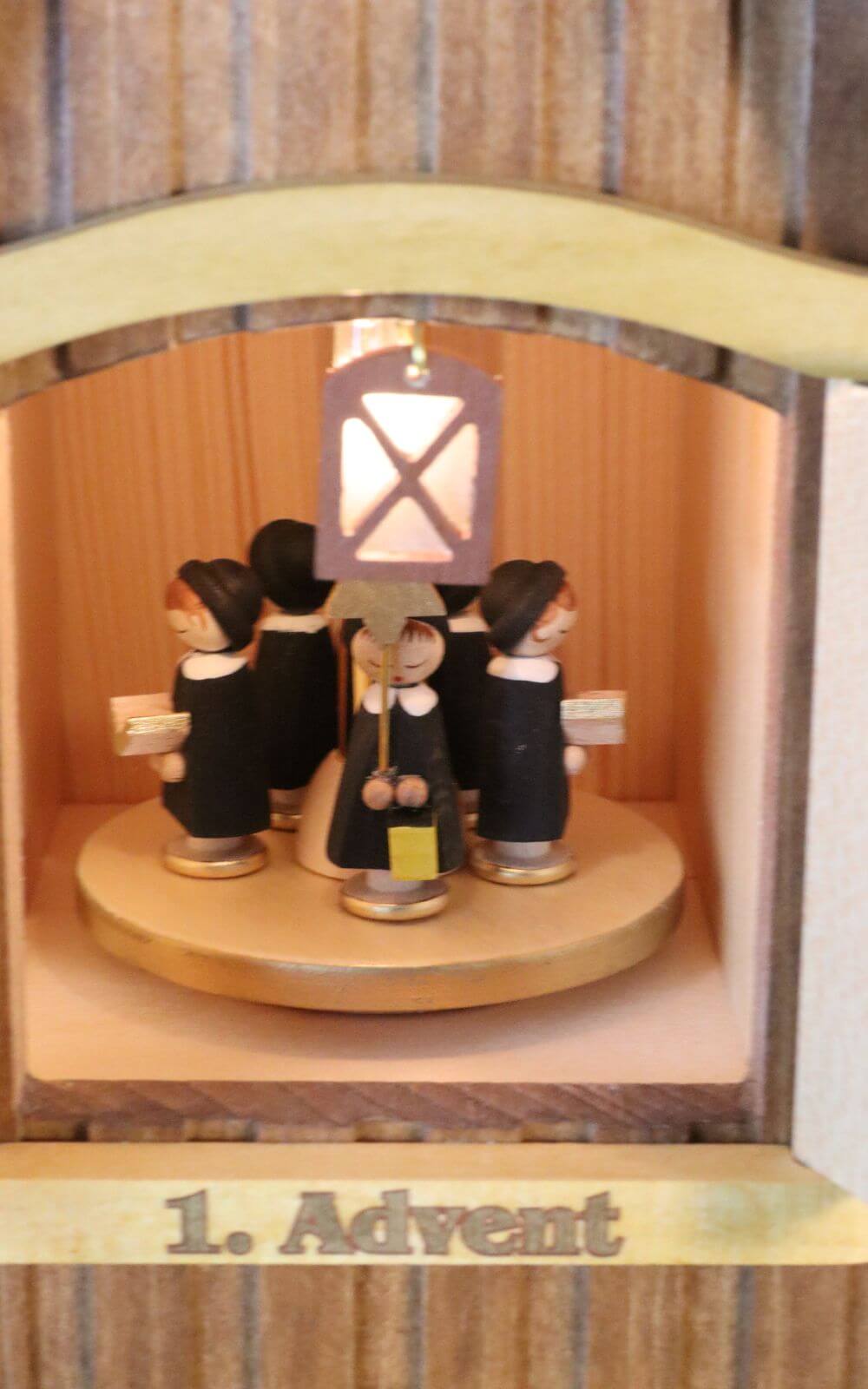 Weihnachtspyramide 3 - stöckiges Adventshaus mit Heiliger Geschichte von Richard Glässer_4
