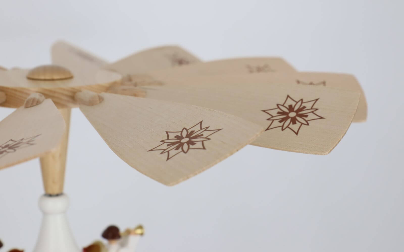 Weihnachtspyramide mit Christi Geburt, 3 - stöckig, 40 cm von Richard Glässer_6