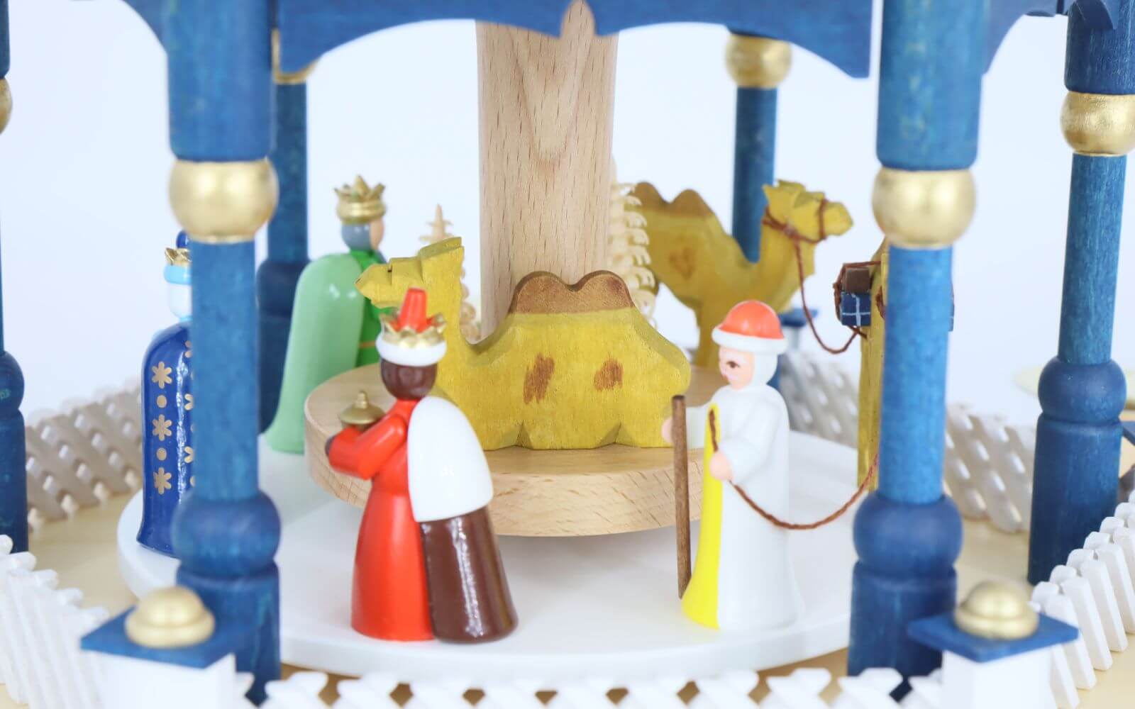 Weihnachtspyramide mit Heiliger Familie, 4 – stöckig, farbig, 54 cm von Richard Glässer_3