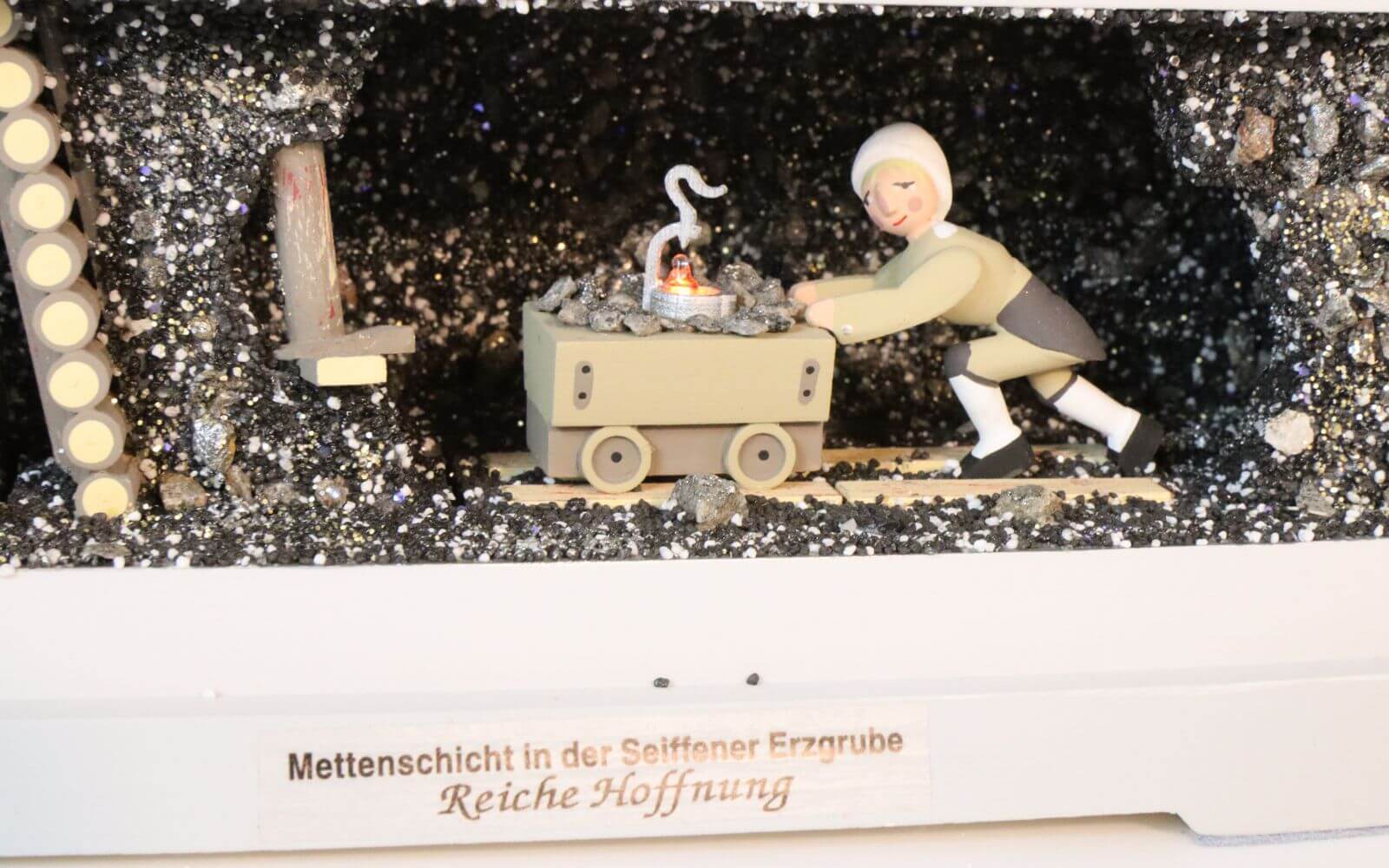 Schwibbogen Mettenschicht in Seiffener Erzgrube, 57 cm von Klaus Kolbe_Bild4