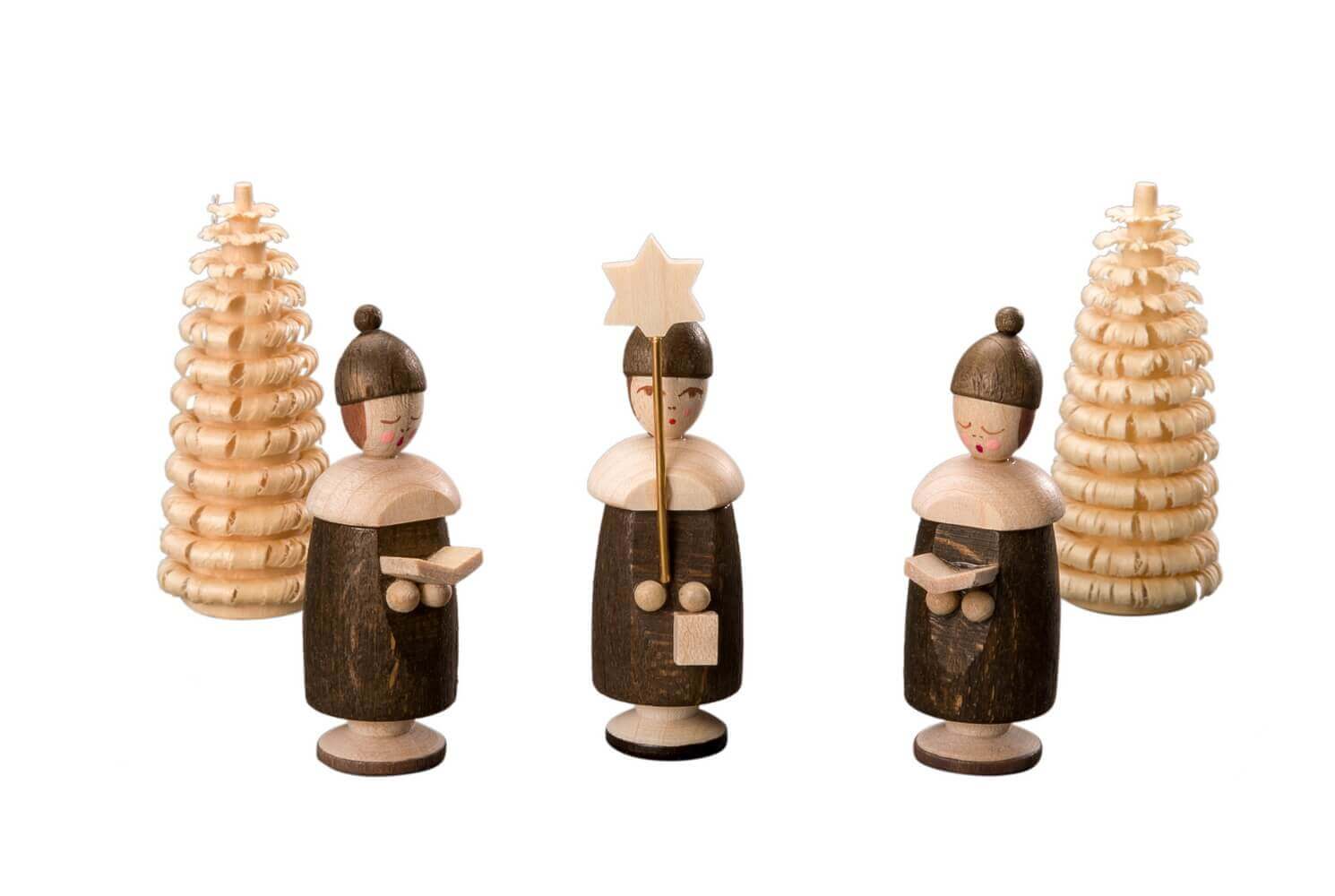 Kurrendefiguren mit Mütze, 3 Stück und 2 Ringelbäumchen, natur von Albin Preißler
