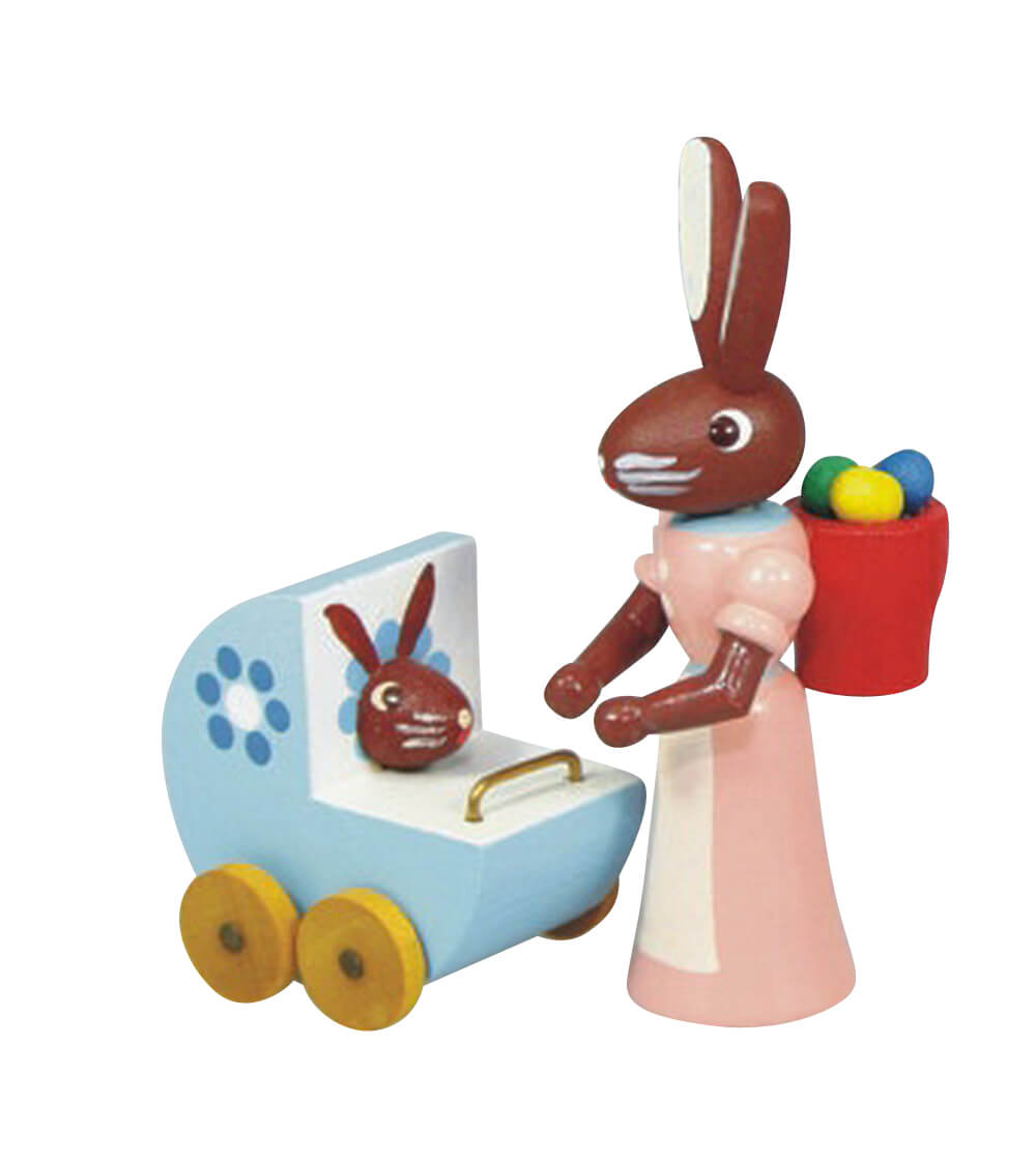 Osterhase Mutter mit blauem Kinderwagen von Stephan Kaden
