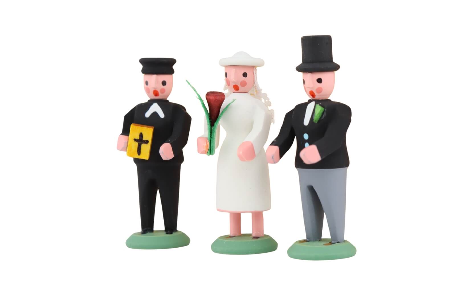 Miniatur Brautpaar mit Pfarrer, farbig, 4 cm von SEIFFEN.COM