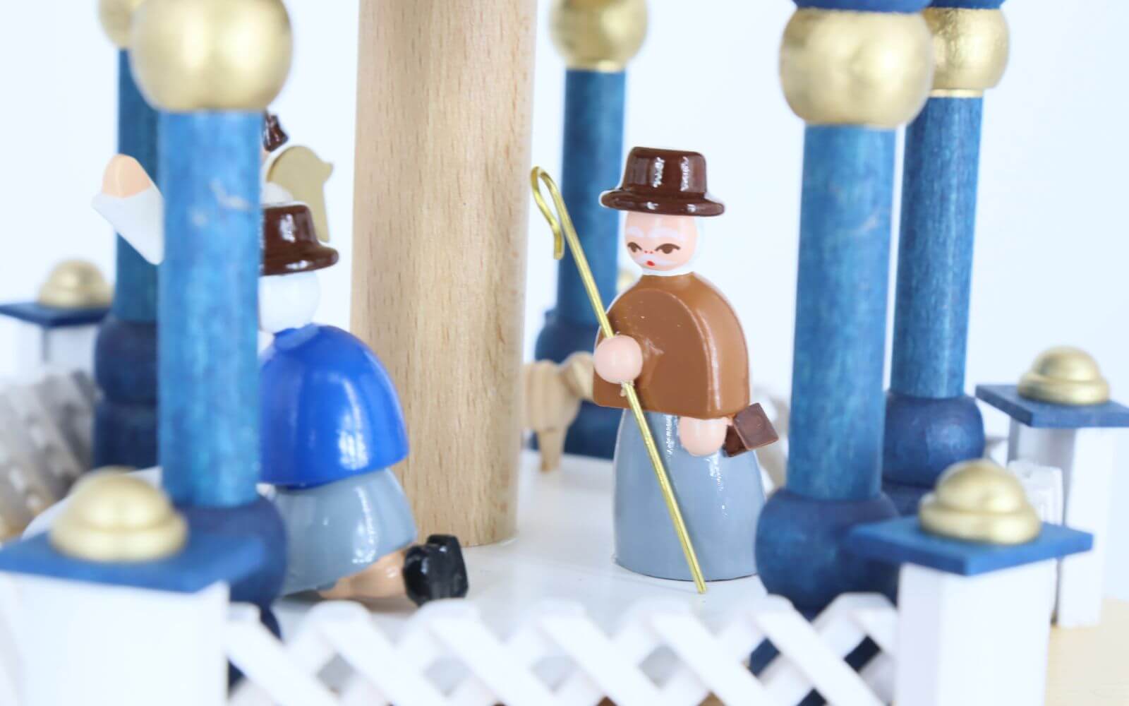 Weihnachtspyramide mit Heiliger Familie, 4 – stöckig, farbig, 54 cm von Richard Glässer_4