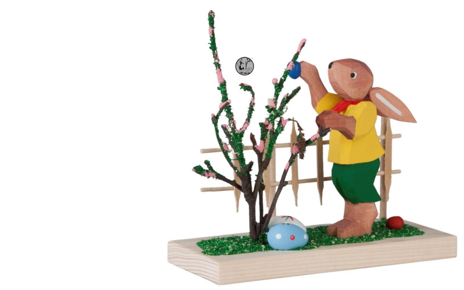 Osterhase mit Gartenzaun, geschnitzt
