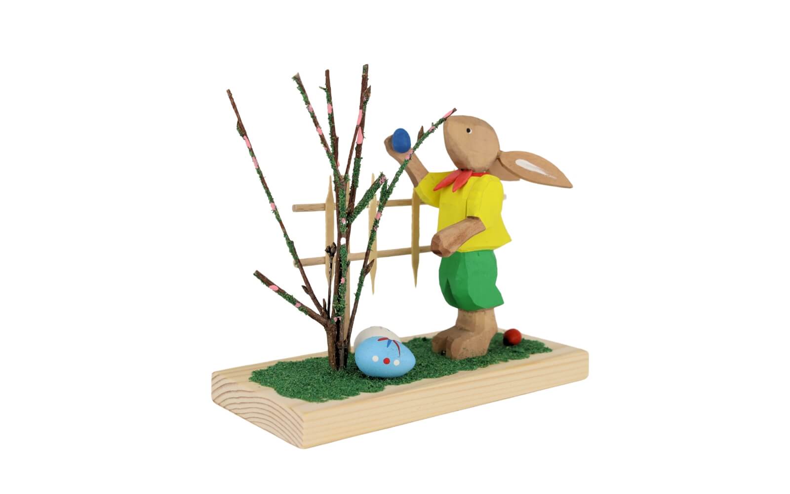 Osterhase mit Gartenzaun, geschnitzt von Bettina Franke_2