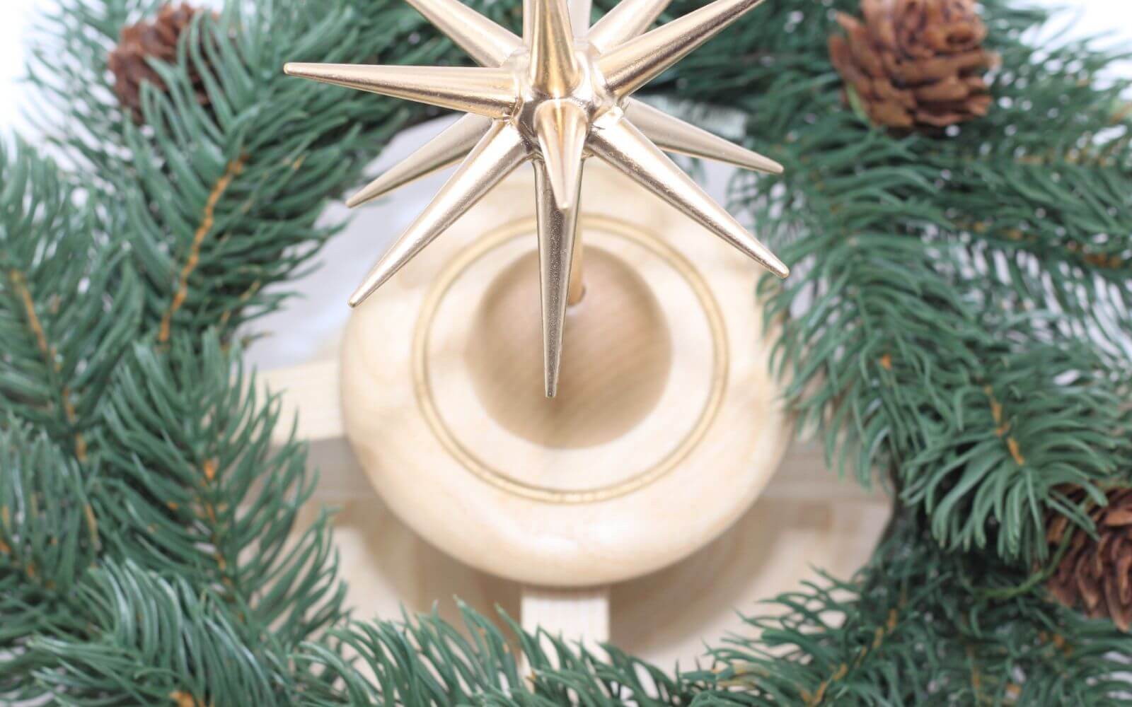 Adventsleuchter mit Weihnachtsstern und Tannenkranz, natur von Albin Preißler_Bild3